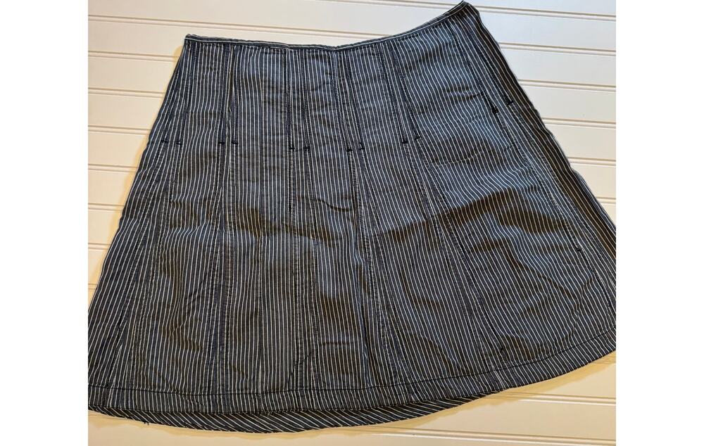 Aventura pinstriped a-line midi shirt. Sz 8. Denim blue and white. Organic